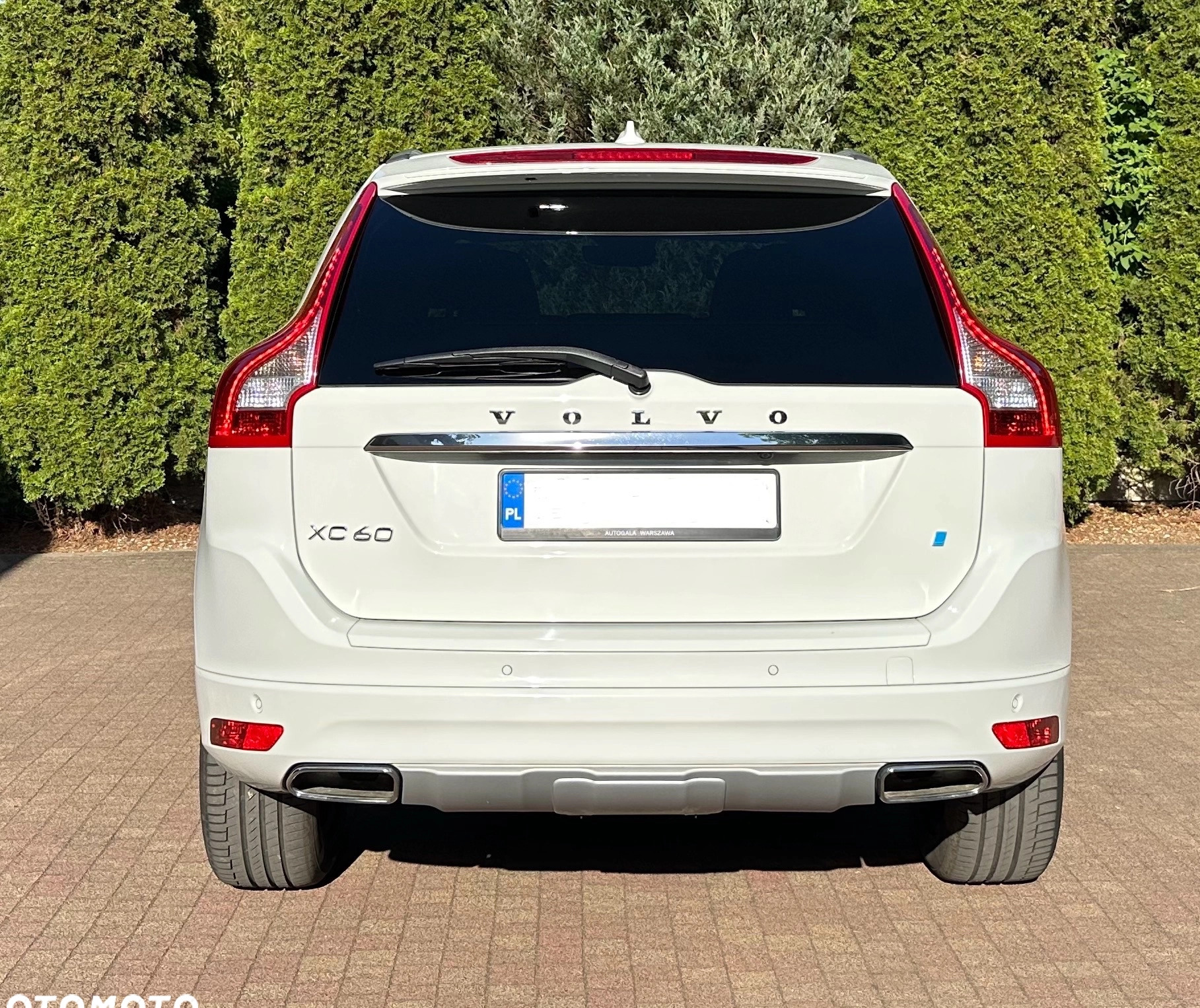 Volvo XC 60 cena 125000 przebieg: 159900, rok produkcji 2017 z Warszawa małe 497